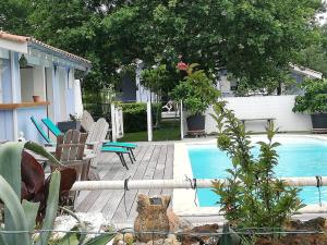 Maisons de vacances Maison familiale au calme avec piscine en bordure de foret : photos des chambres