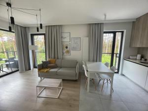 Shellter West Corner 117K