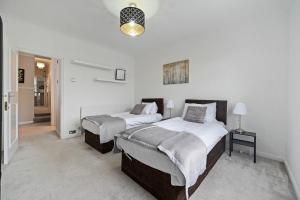 Entire 2 Bed First Floor Flat