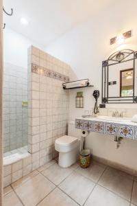 El Encanto Inn & Suites