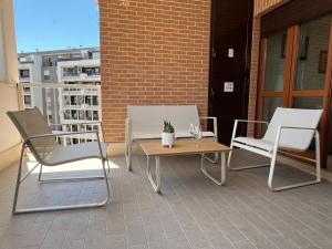Suite Moderna 60 m2 con terrazzo a Parco Leonardo - 5 min da Aeroporto FCO e Fiera di Roma - Promo Inverno