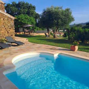 Maisons de vacances A Casuccia - Maison traditionnelle Corse avec piscine privee : photos des chambres