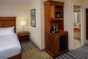 Queen Room with Two Queen Beds and City View room in Hilton Garden Inn Portland Downtown Waterfront