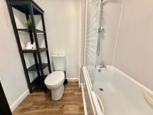 NOVA1 Stylish Cosy 1BR By AltoLuxo Short Lets Serviced Accommodation With Free Wifi & Parking