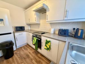 NOVA1 Stylish Cosy 1BR By AltoLuxo Short Lets Serviced Accommodation With Free Wifi & Parking