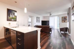 The Treehouse Spacious & Fun 2BR Retreat in the Heart of the Domain