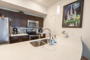 The Treehouse Spacious & Fun 2BR Retreat in the Heart of the Domain