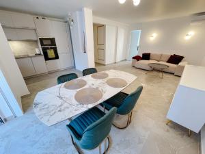 Appartements Appartement de luxe climatise, parking & 2 balcons : Appartement 2 Chambres