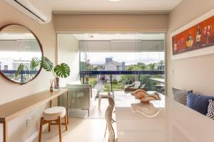 Apto Charmoso 500m da Praia em Jurerê RIV101