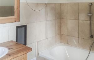 2 Bedroom Cozy Home In Popowo-Letnisko
