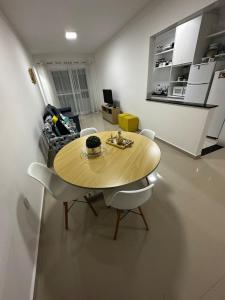 Apartamento frente mar com 3 suítes e 2 vagas de garagem