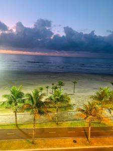 Apartamento frente mar com 3 suítes e 2 vagas de garagem