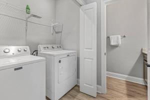 Luxury 2 bedroom townhouse #4