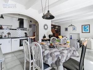 Maisons de vacances Maison Ty Gwen - Centre-ville avec jardin et proche de la plage : photos des chambres