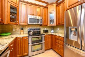 Kapalua Golf Villas 2 Free Rental Cars KBM Resorts Free Shuttle 2 Units 3 Bedrooms ML-1177