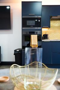 Bushmills Stunning Apt 4 with patio & BBQ