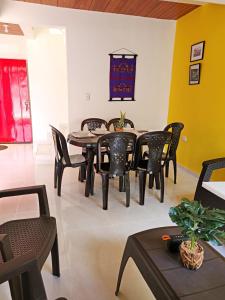 Casa con Parqueadero Privado y Central