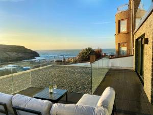 The North Cove, 20m to the Sea, Modern Studio Apartment