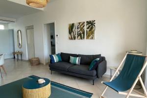 Apartment for 6 with terrace 100 m from the sea