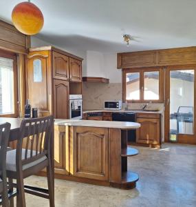 Birdys House, duplex jusquà 9 pers à Savièse