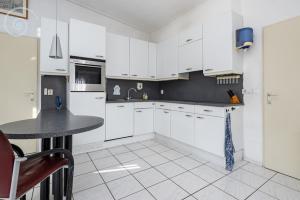 Summer house on quiet park close to beach