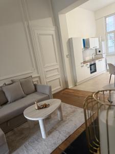 Luxury Riverfront Apartment near La Meuse