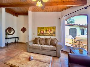 Puerto Nuevo Surf Casita Encanto 1BR with pool