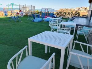 قرية فنادير