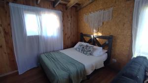 Mini Casa en la montaña con vista a la CASCADA- Andes Alquileres