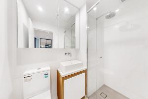 2BR Fortitude Valley Pool Gym and Parking