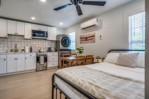 The Vanderbilt Mansion Apt 11 Near Downtown & TWU - 3hvězdičkové hotely ve městě Denton