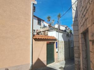 Apartments with WiFi Split - 24525 - 3hvězdičkové hotely ve městě Split