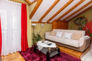 Apartments with WiFi Sibenik - 24358