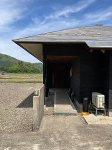 勝山四季の宿 清流亭 一棟貸で周囲500メートルに民家なし 全天候型バーベキュー場オープン