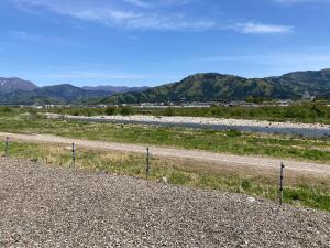 勝山四季の宿 清流亭 一棟貸で周囲500メートルに民家なし 全天候型バーベキュー場オープン