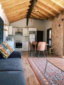 Mountain View House with Pool Near Olympos Adrasan