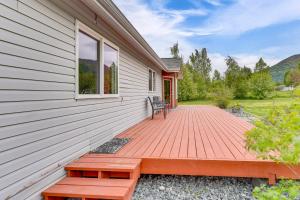 Palmer Escape with Mtn Views Fishing and Hiking!