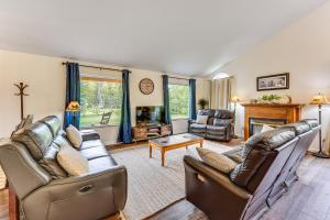 Palmer Escape with Mtn Views Fishing and Hiking!