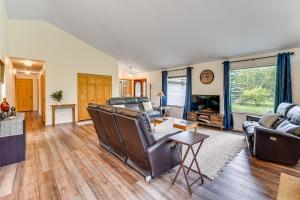 Palmer Escape with Mtn Views Fishing and Hiking!