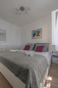 Seaside family friendly house with a swimming pool Dingac - Borak, Peljesac - 24604