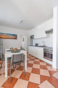 Seaside family friendly house with a swimming pool Dingac - Borak, Peljesac - 24604