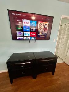 2 min walk to beach & free parking Lauderdale 21-1