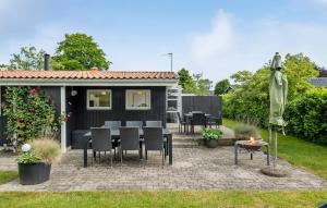 Cozy Home In Hadsund With Wifi