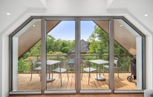 2 Bedroom Awesome Apartment In Tossens