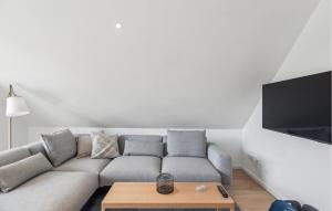 2 Bedroom Awesome Apartment In Tossens