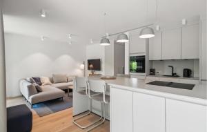 Cozy Apartment In Tossens With Kitchen