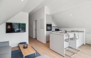 2 Bedroom Gorgeous Apartment In Tossens