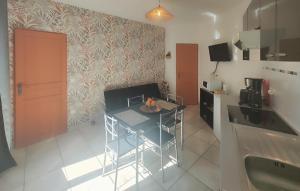 1 Bedroom Lovely Apartment In Agde