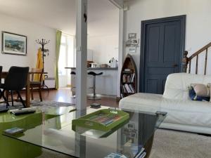 Maisons de vacances Holiday home in Sibiril with swimming pool : photos des chambres