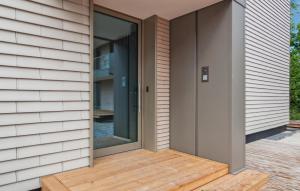 1 Bedroom Amazing Apartment In Tossens